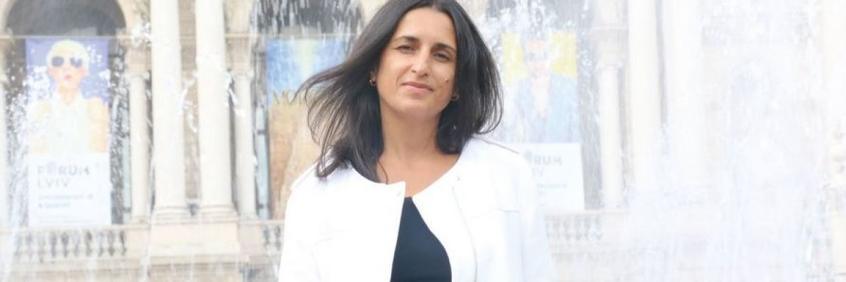 Художниця Олена Жеребецька: Війну не малюю. «Перефразовую» дійсність